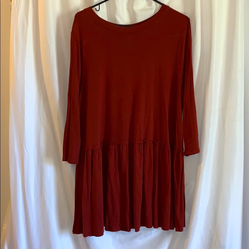 dark red/rust brown tunic